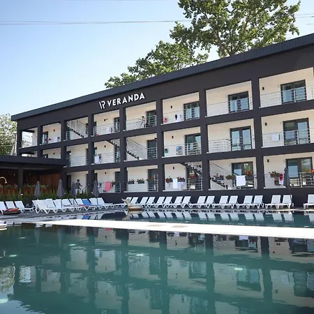 Veranda Hotel *